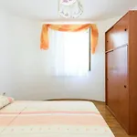 Apartment Vese *