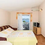 Vese Apartment *
